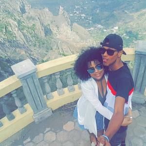 Meet your Posher, Ayone